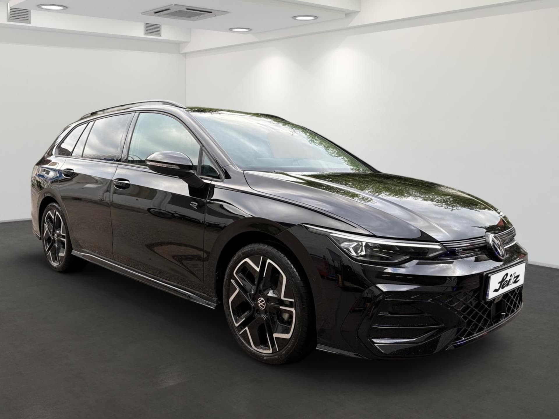 Volkswagen Golf Variant R-Line