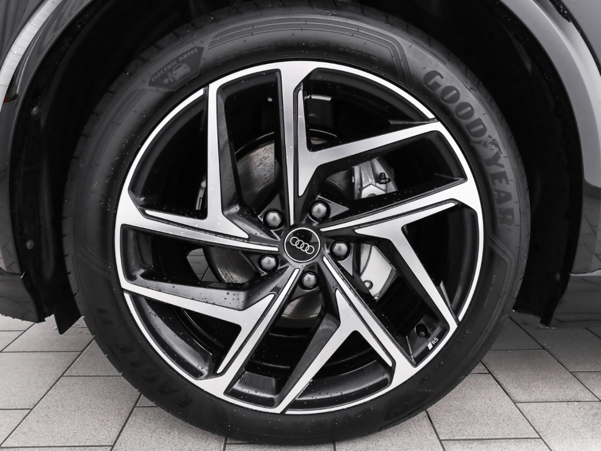 Audi Q6 SUV e-tron