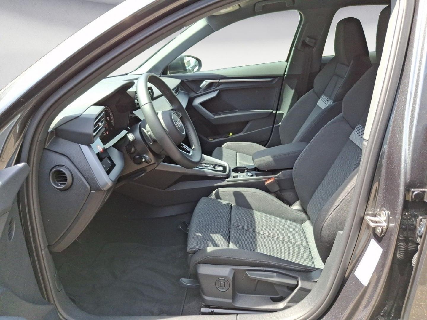 Bild über Audi A3 Sportback S line 35 TDI S tronic - für weitere Informationen kontaktieren Sie den Audi Partner