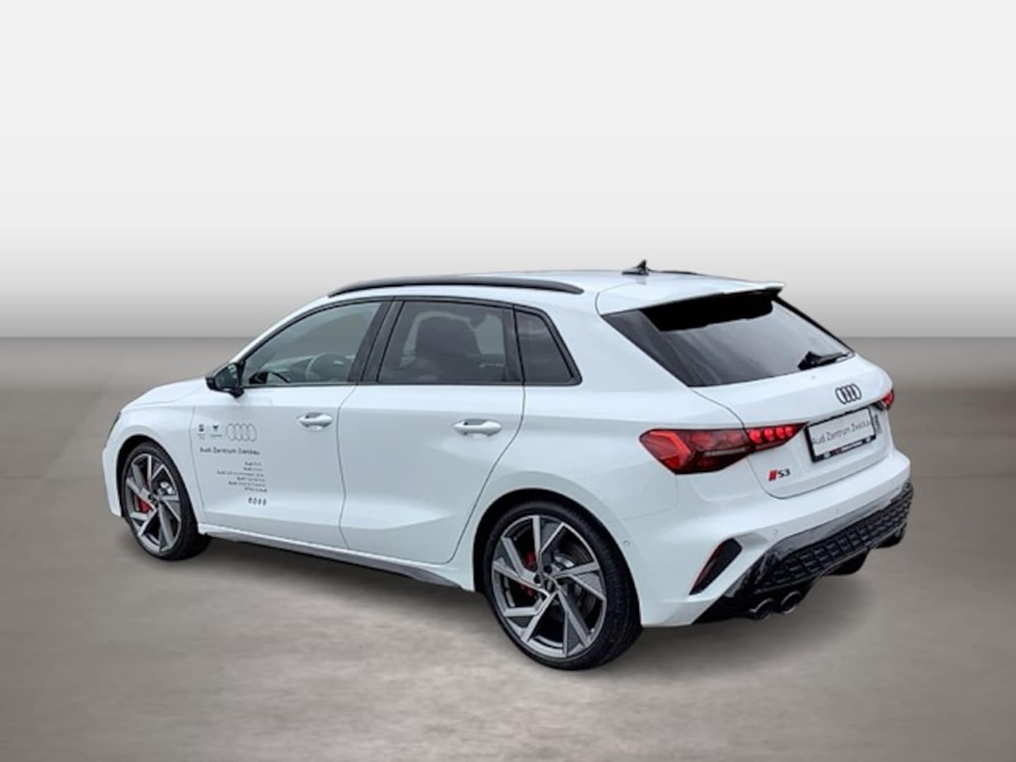 Bild über Audi S3 Sportback TFSI quattro S tronic - für weitere Informationen kontaktieren Sie den Audi Partner