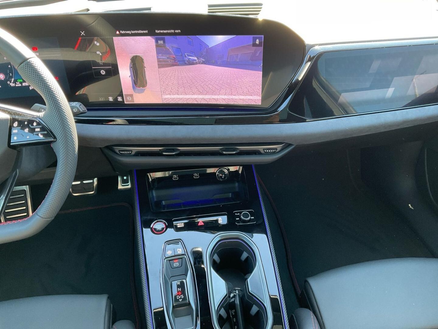Bild über Audi A6 Avant TFSI quattro 270 kW S tronic - für weitere Informationen kontaktieren Sie den Audi Partner