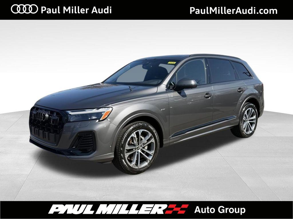 2025 Audi Q7 45 Premium quattro Tiptronic's photo