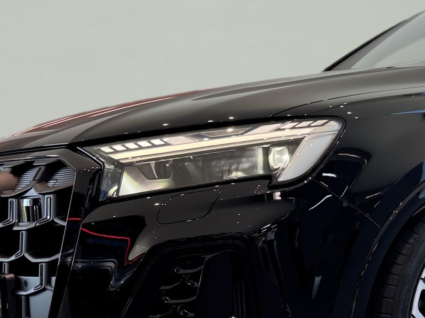 Bild über Audi SQ7 SUV TFSI quattro tiptronic - für weitere Informationen kontaktieren Sie den Audi Partner