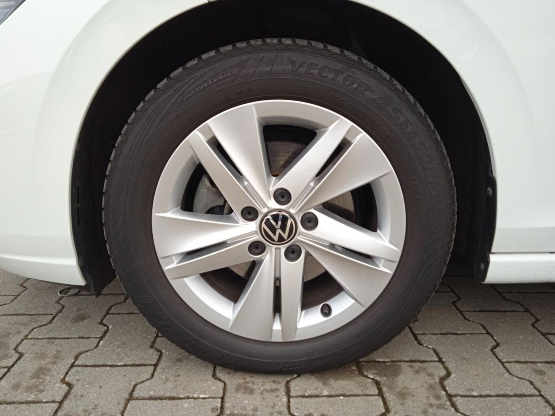 Volkswagen Golf Life