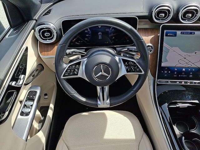 2023 Mercedes-Benz GLC 300