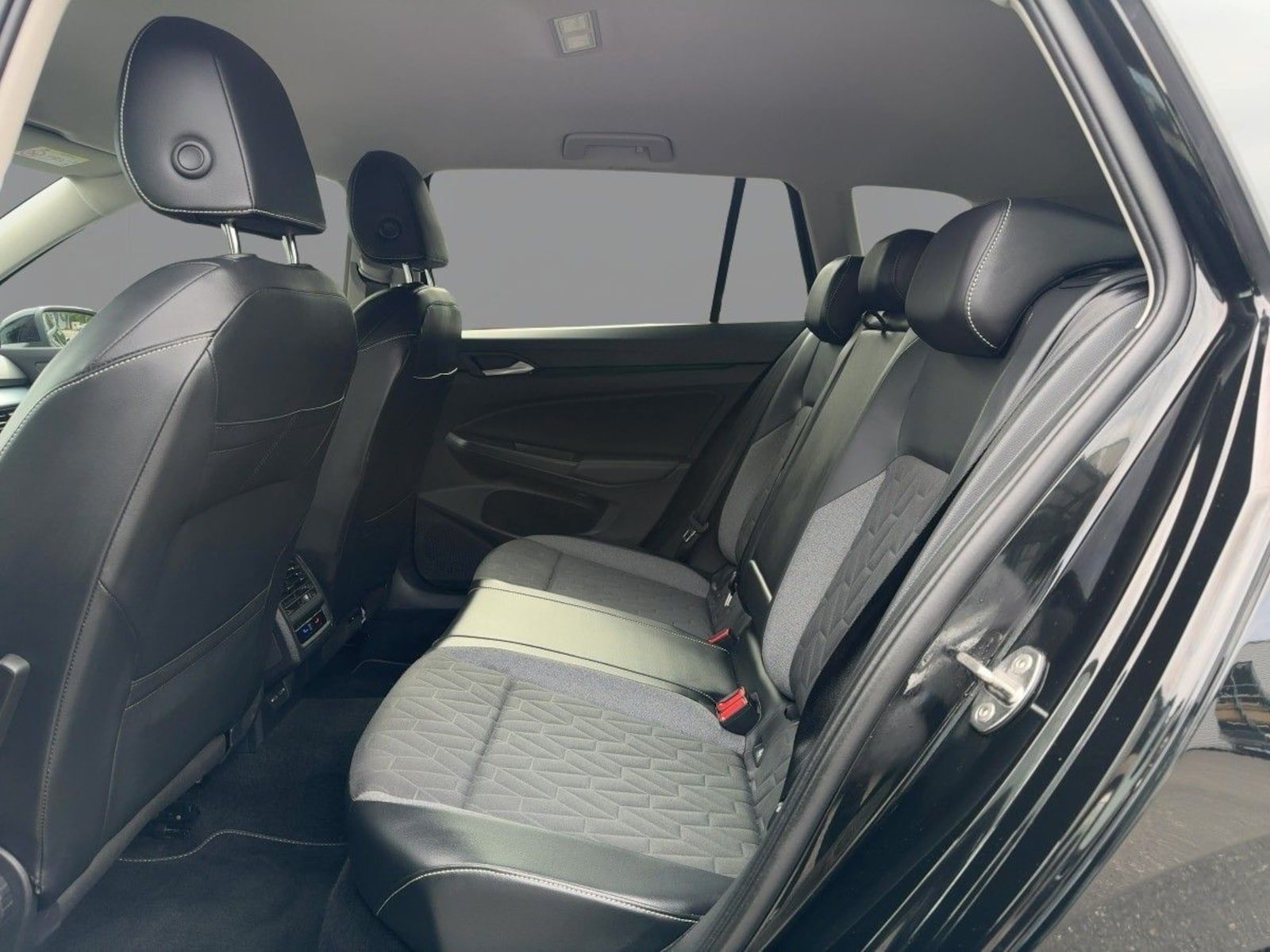 Volkswagen Golf Variant – Bild 9