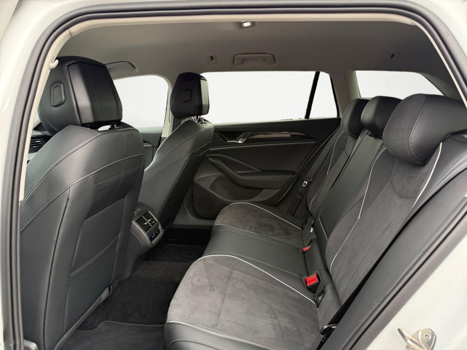 Volkswagen Passat – Bild 14