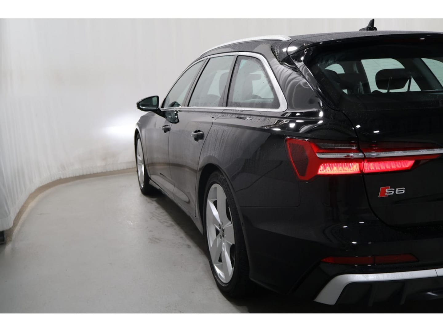 Bild über Audi S6 Avant TDI quattro tiptronic - für weitere Informationen kontaktieren Sie den Audi Partner