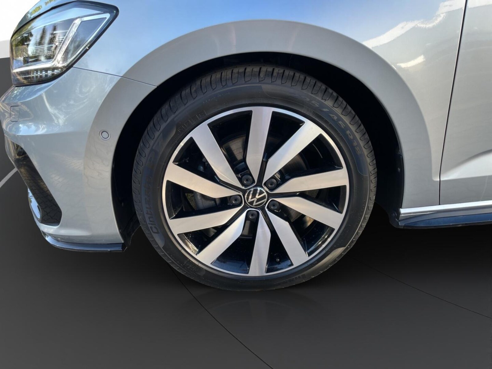 Volkswagen Touran – Bild 8
