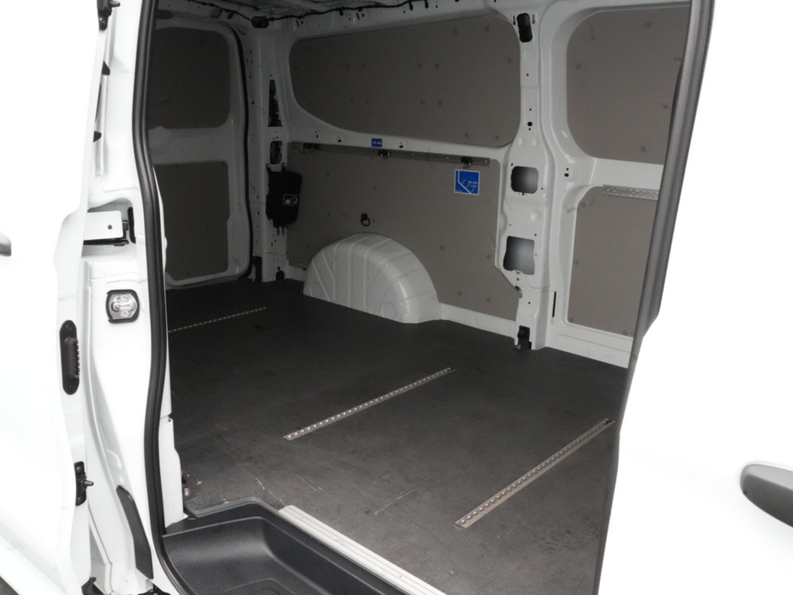 Volkswagen Transporter Kasten langer Radstand – Bild 8