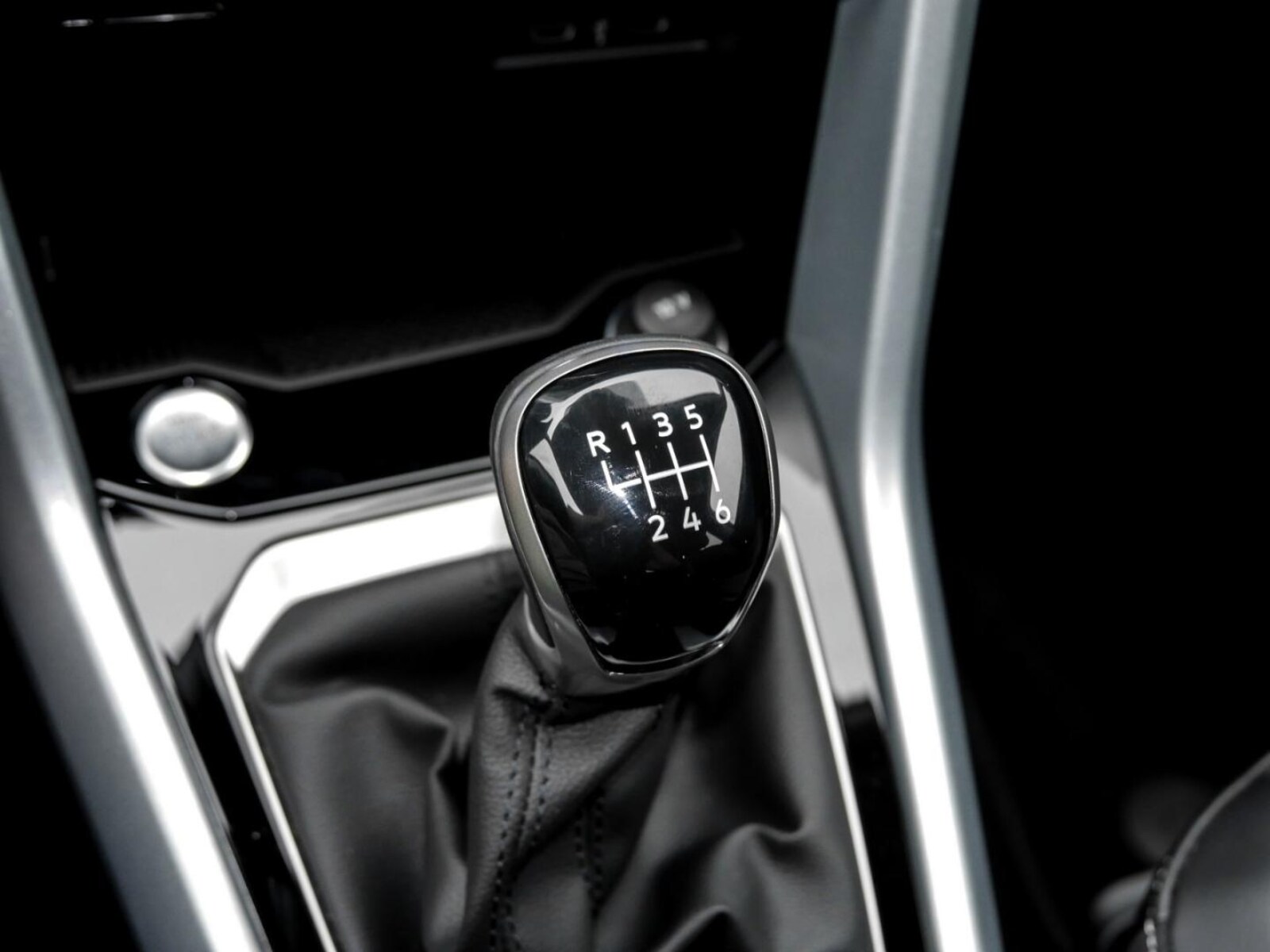 Volkswagen T-Roc – Bild 10