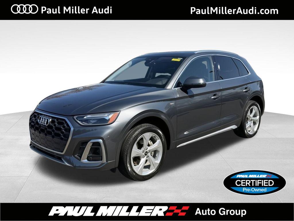 2023 Audi Q5 45 Premium Plus's photo