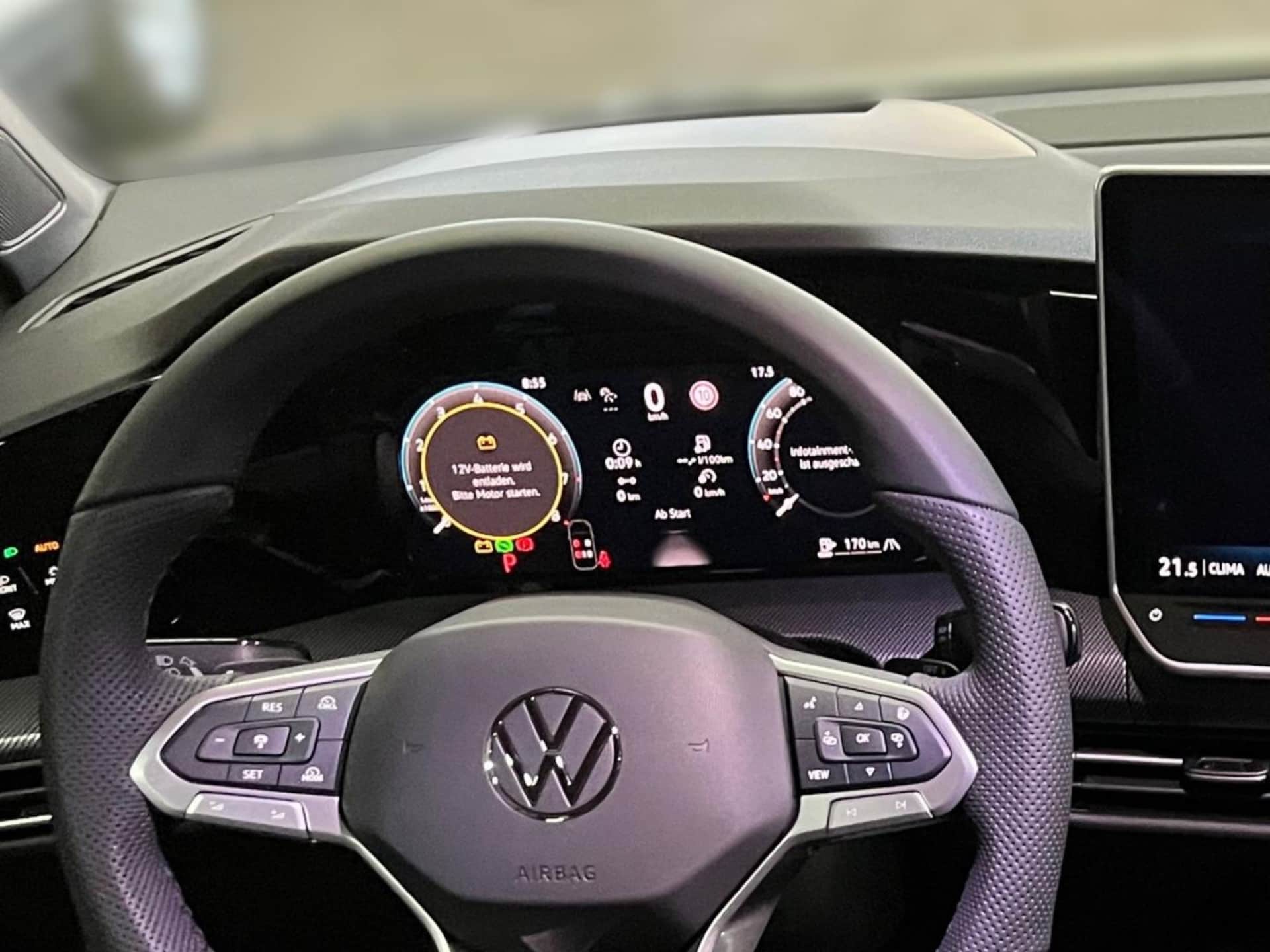 Volkswagen Golf R-Line