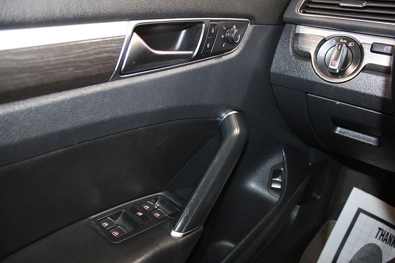 2017 Volkswagen Passat SE - Photo 31