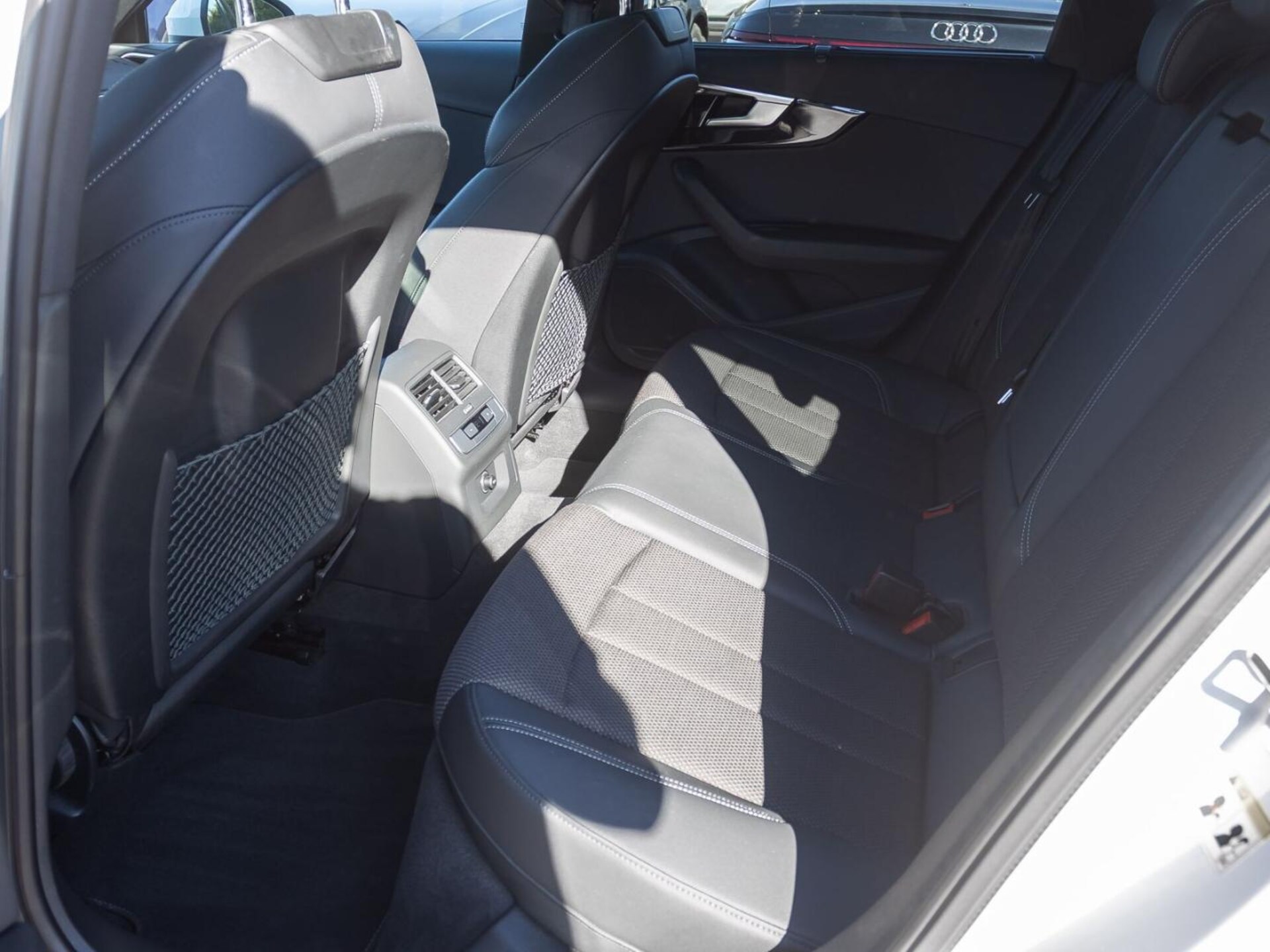Audi A4 Avant S line