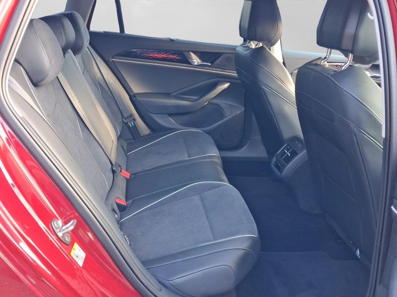 Volkswagen Passat – Bild 6