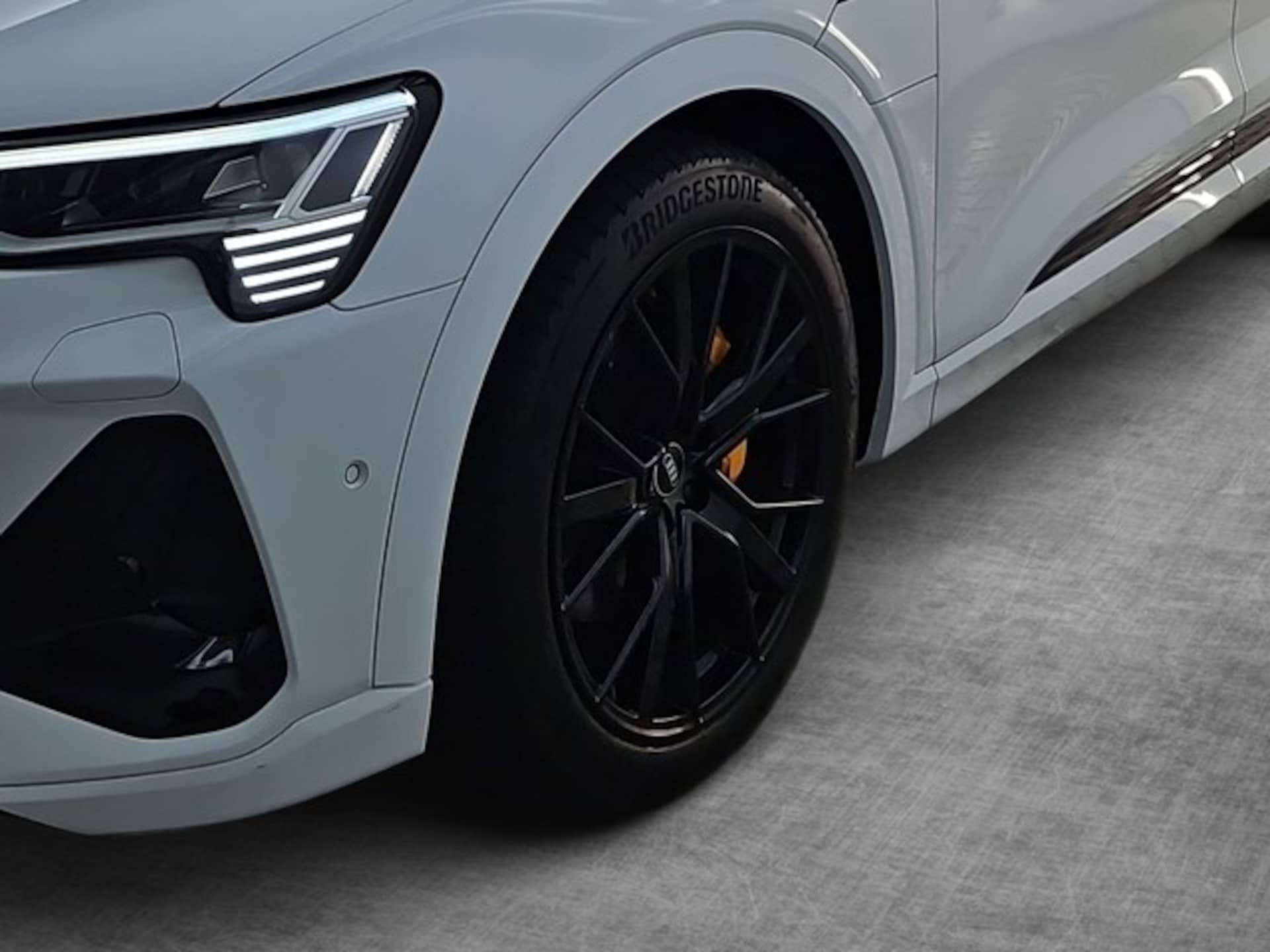 Audi e-tron S line