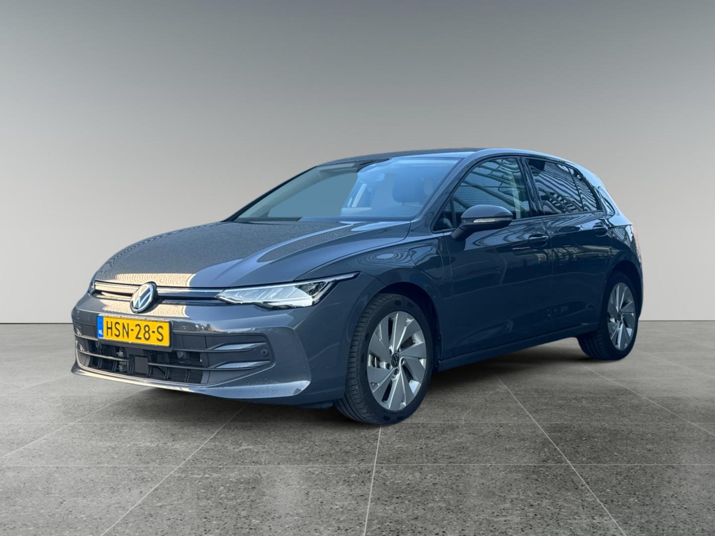 Volkswagen Golf Private lease €560 per maand 1.5 204pk eHybrid Life Edition 2025, foto 1