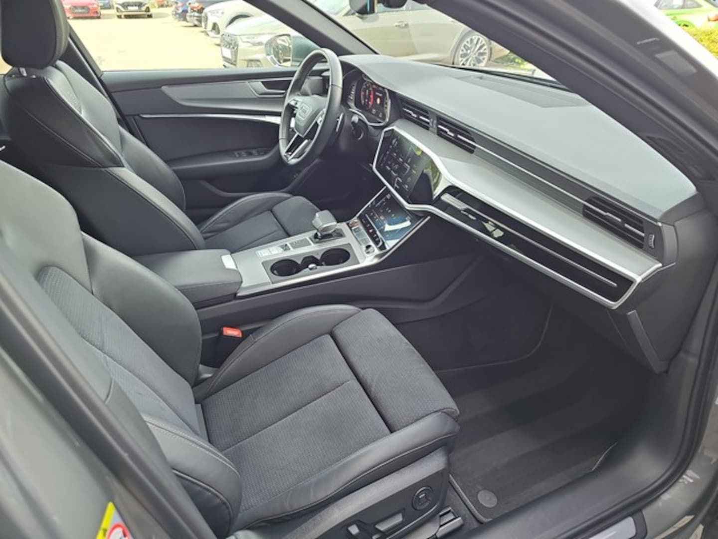 Bild über Audi S6 Avant S6 Avant TDI 253(344) kW(PS) tiptronic - für weitere Informationen kontaktieren Sie den Audi Partner