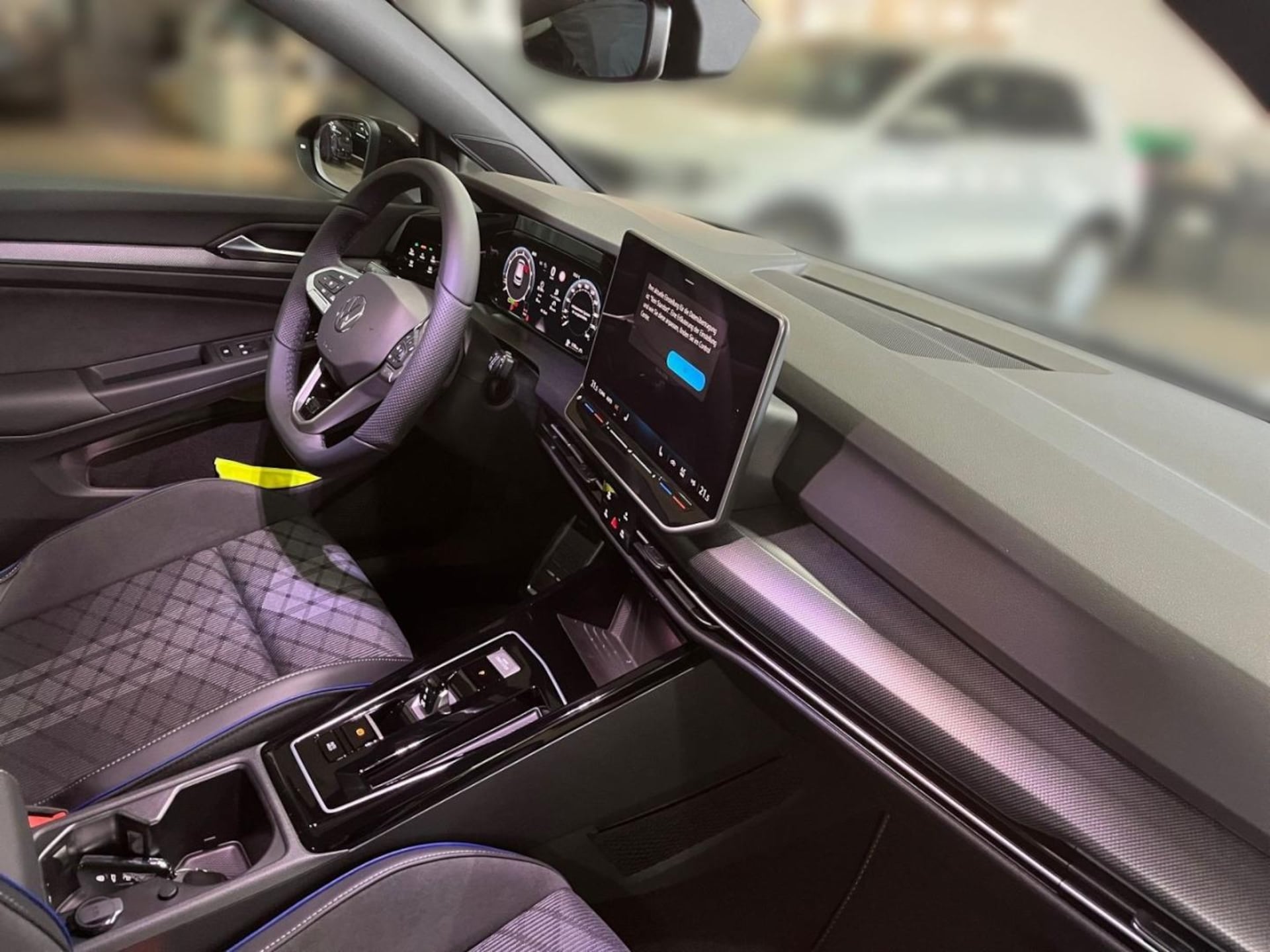 Volkswagen Golf R-Line