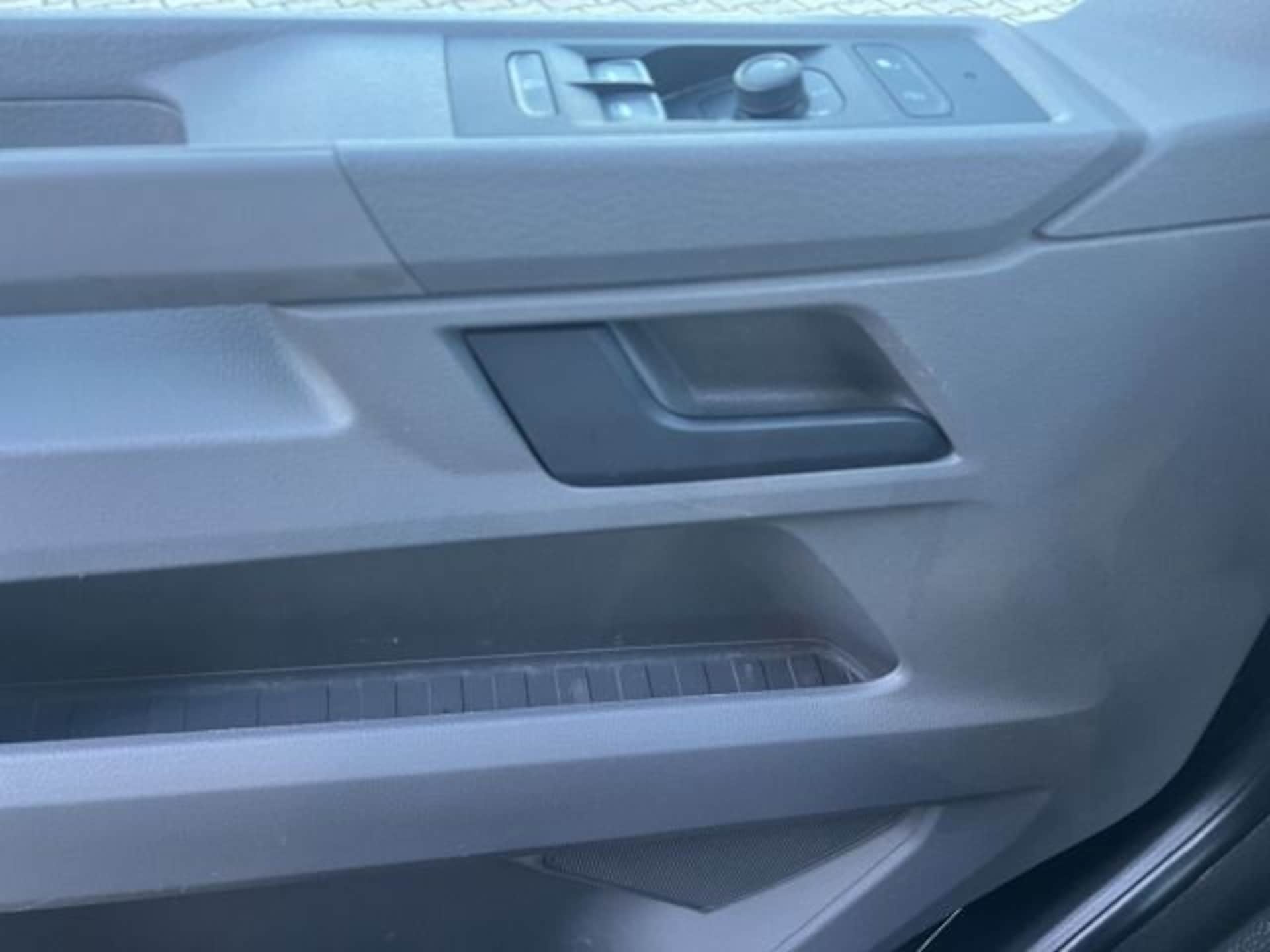 Volkswagen T6.1 Caravelle langer Radstand Trendline