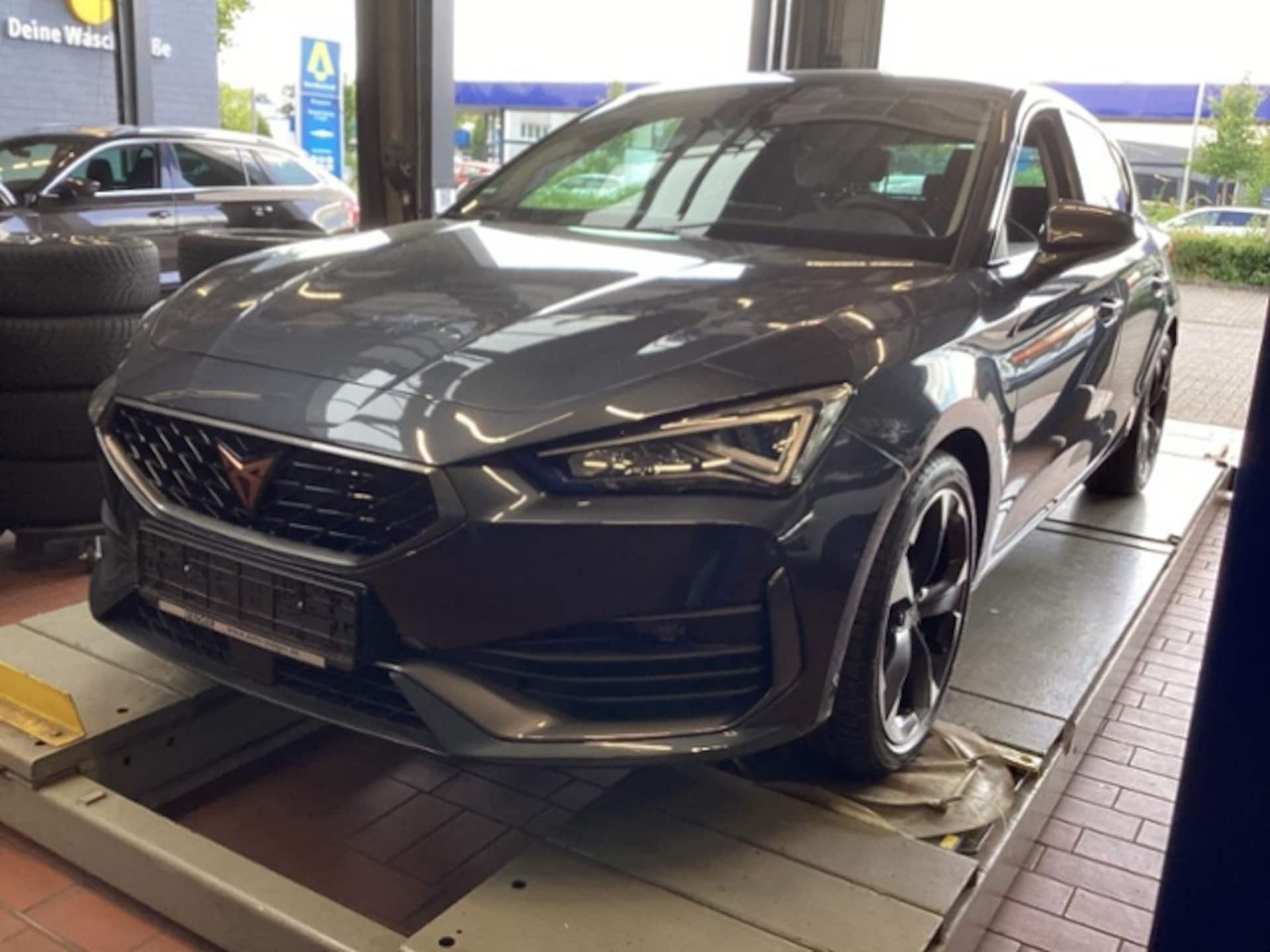 CUPRA Leon