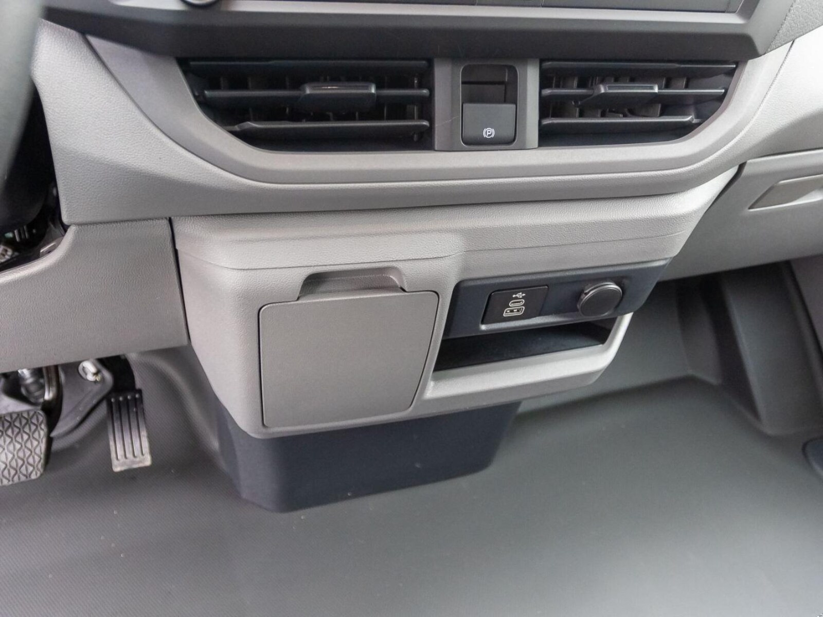Volkswagen Transporter Kasten langer Radstand – Bild 17