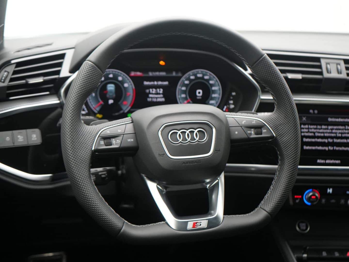 Bild über Audi Q3 TFSI 110 kW S tronic - für weitere Informationen kontaktieren Sie den Audi Partner