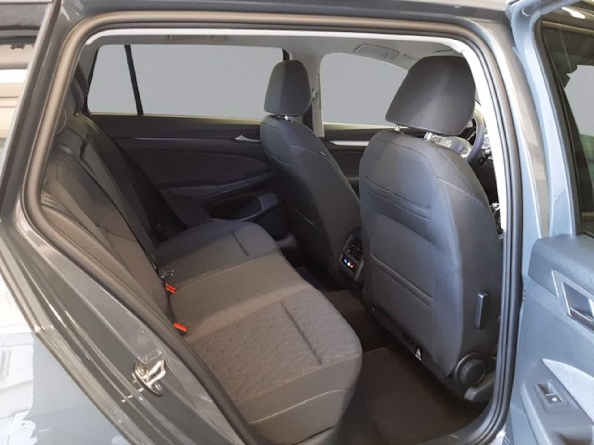Volkswagen Golf Variant Life