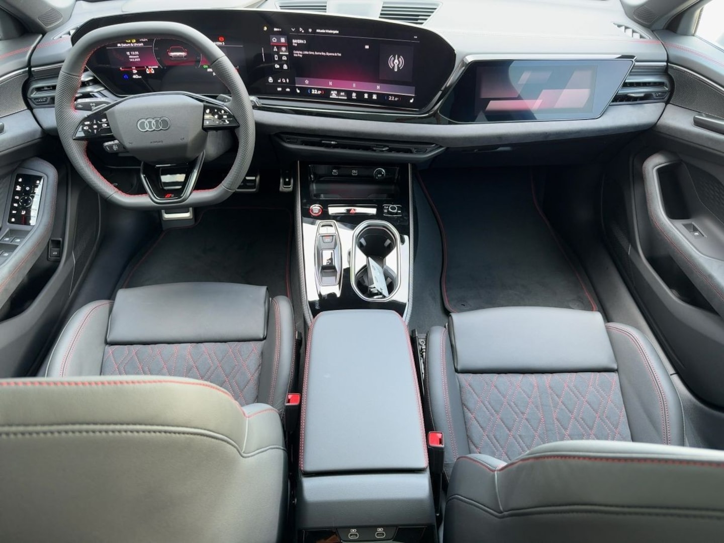 Bild über Audi A6 Avant TFSI quattro 270 kW S tronic - für weitere Informationen kontaktieren Sie den Audi Partner