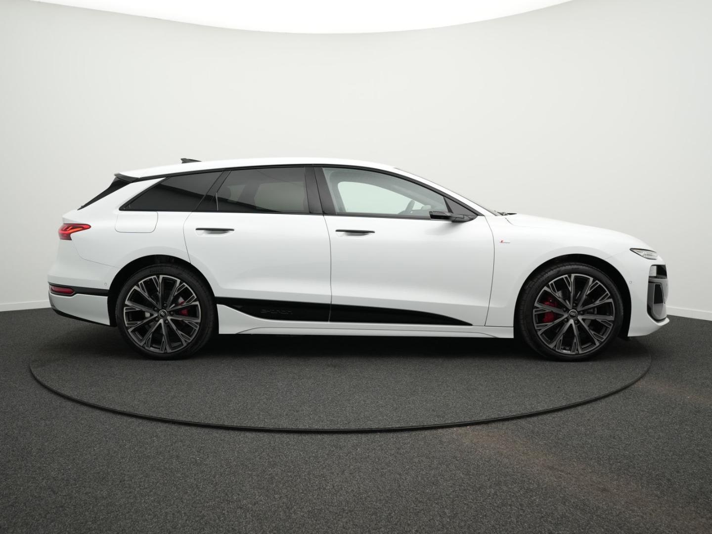 Bild über Audi A6 Avant e-tron e-tron - für weitere Informationen kontaktieren Sie den Audi Partner