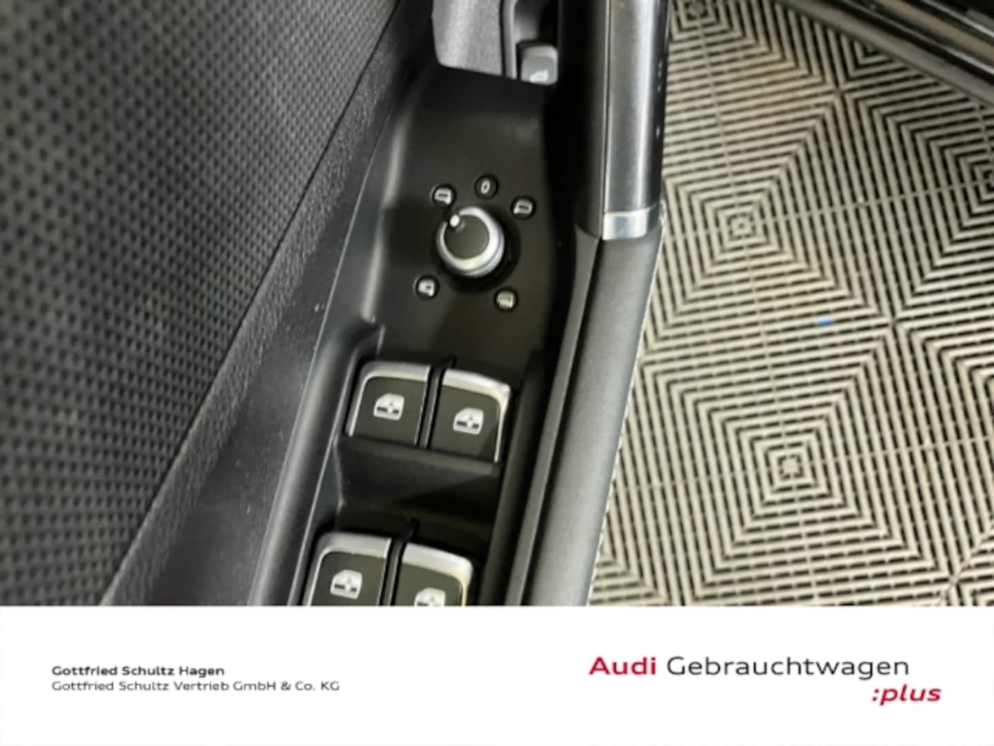 Bild über Audi SQ2 TFSI quattro S tronic - für weitere Informationen kontaktieren Sie den Audi Partner