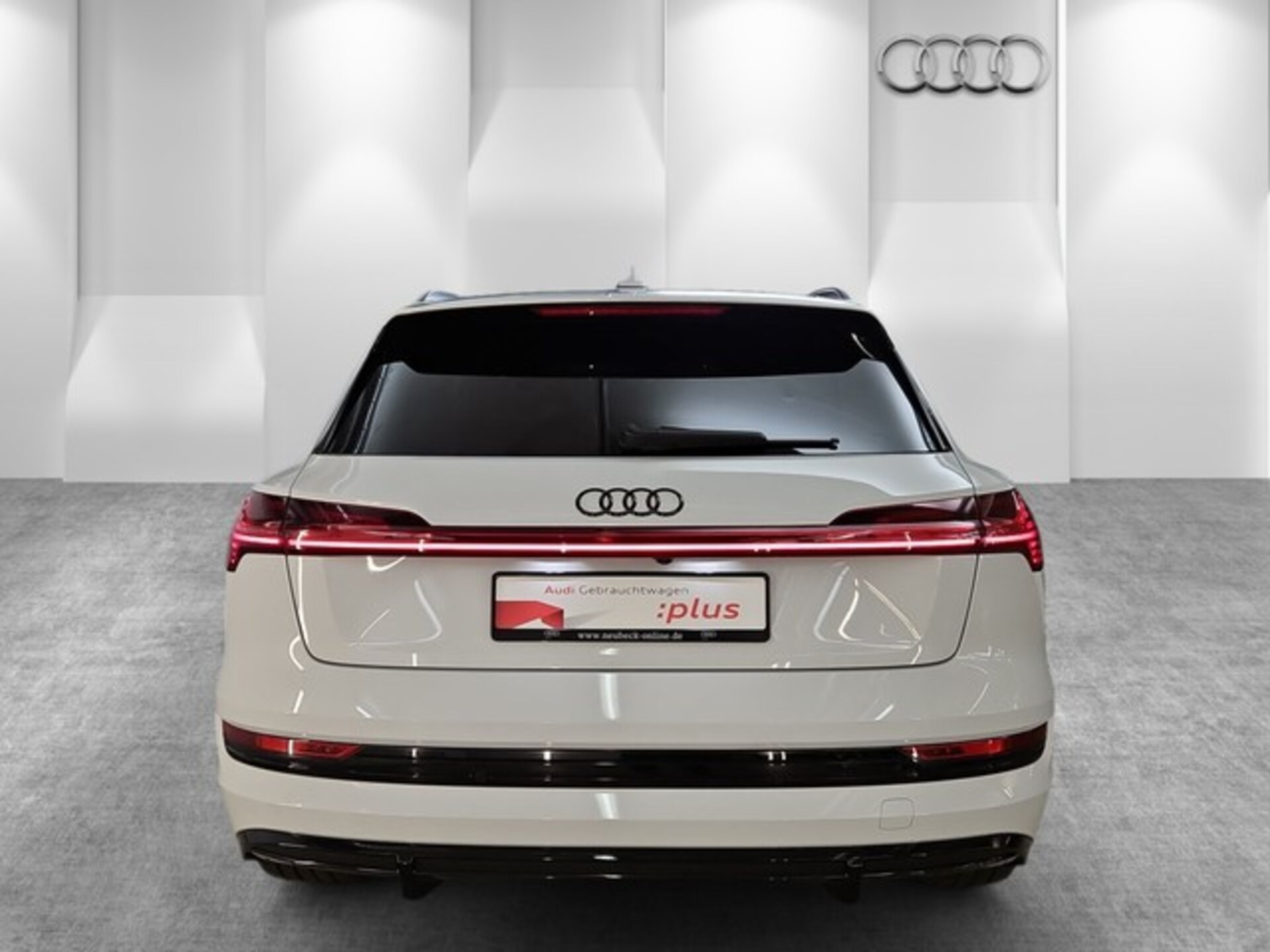 Audi e-tron S line