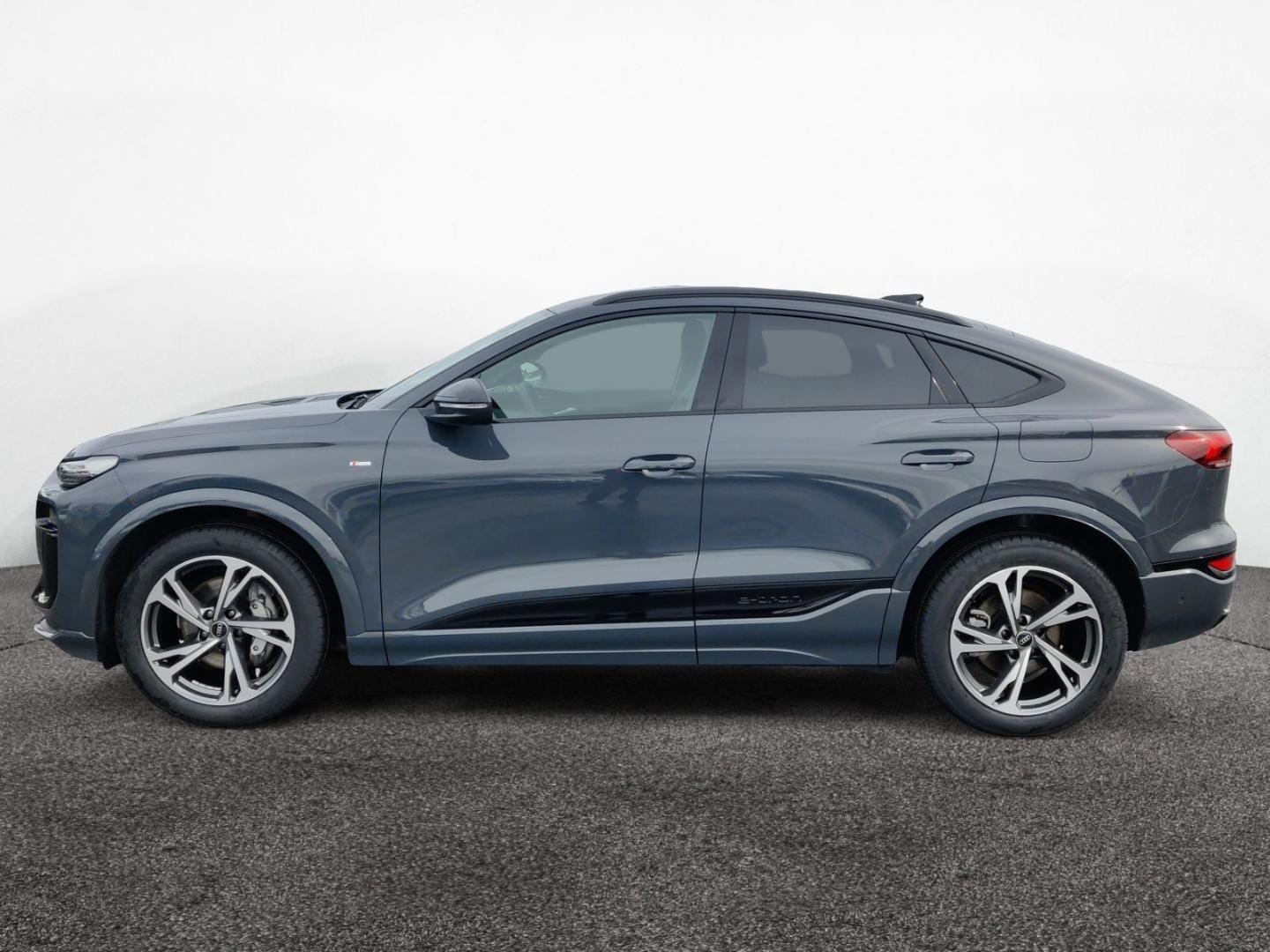 Bild über Audi Q6 Sportback e-tron e-tron - für weitere Informationen kontaktieren Sie den Audi Partner