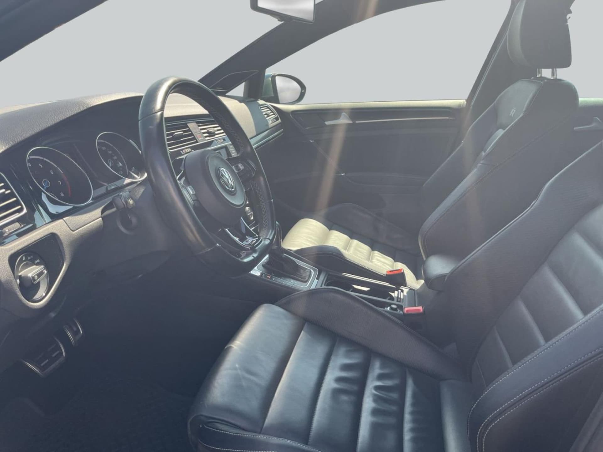 Volkswagen Golf Variant R