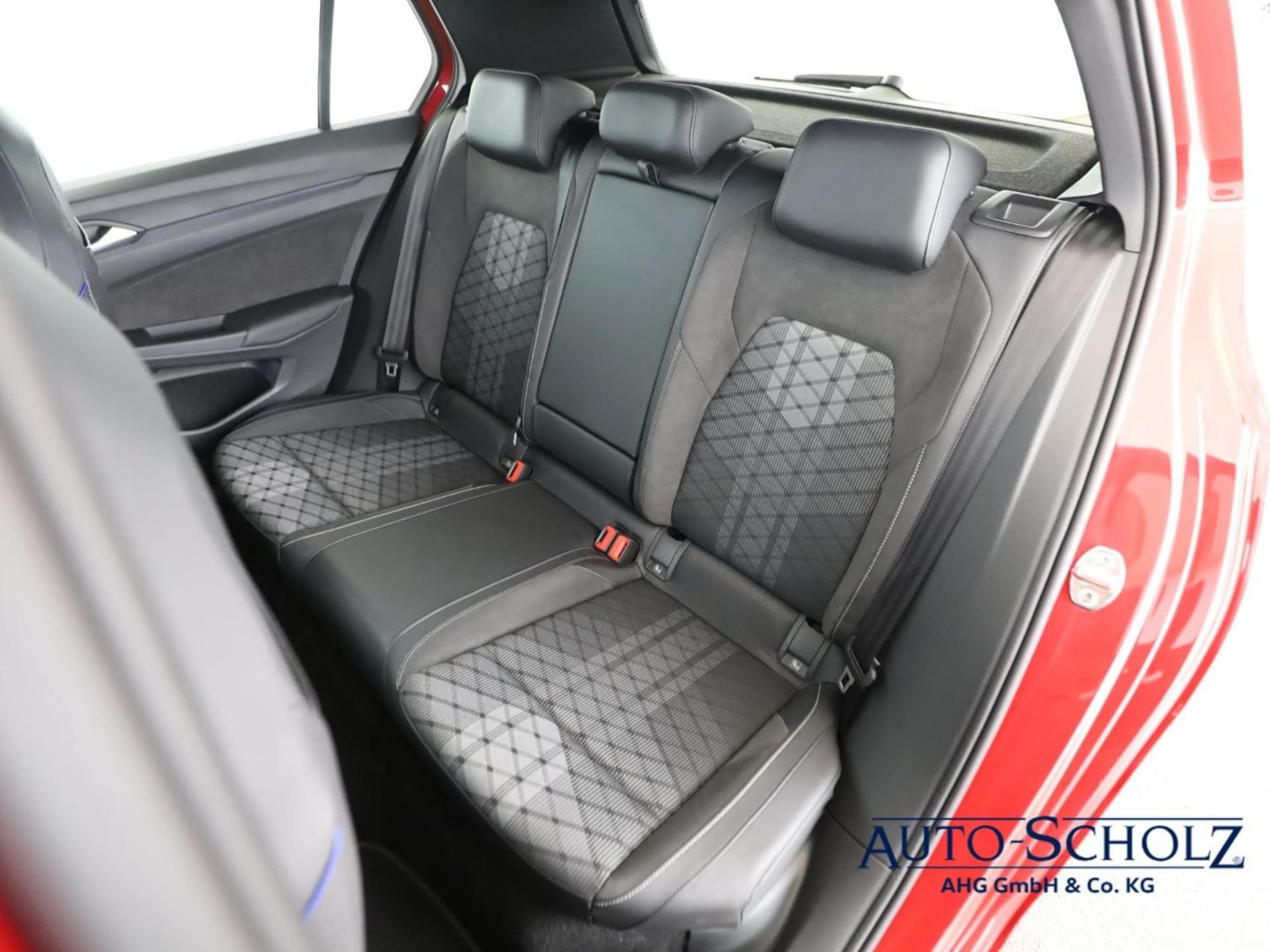 Volkswagen Golf R-Line