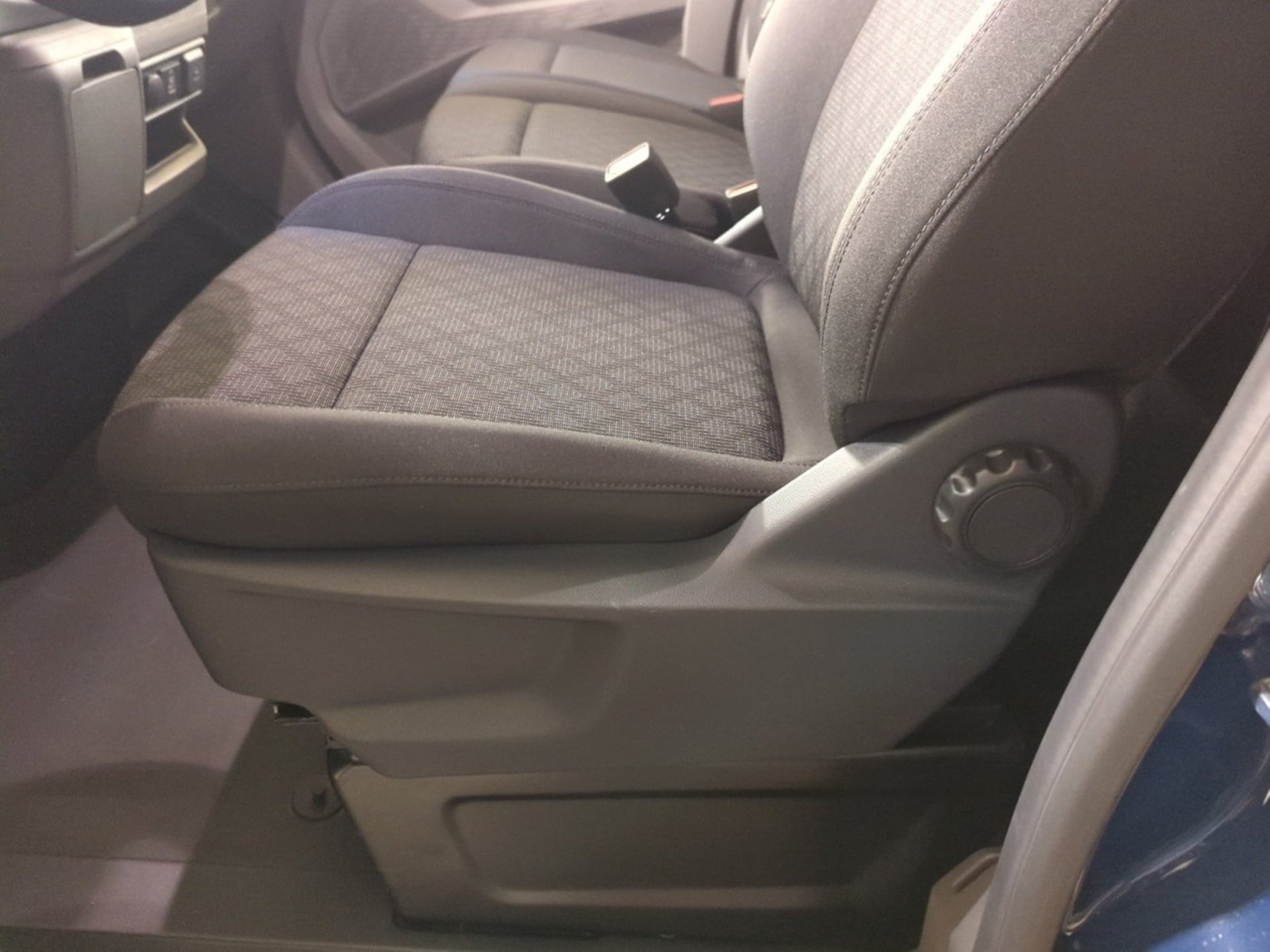 Volkswagen Transporter Kasten langer Radstand