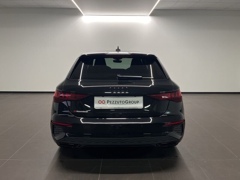 Immagine di Audi A3 Sportback TFSI e Identity Black 40 TFSI e 150 kW (204 CV) S tronic - Vista: for more details contact your dealer