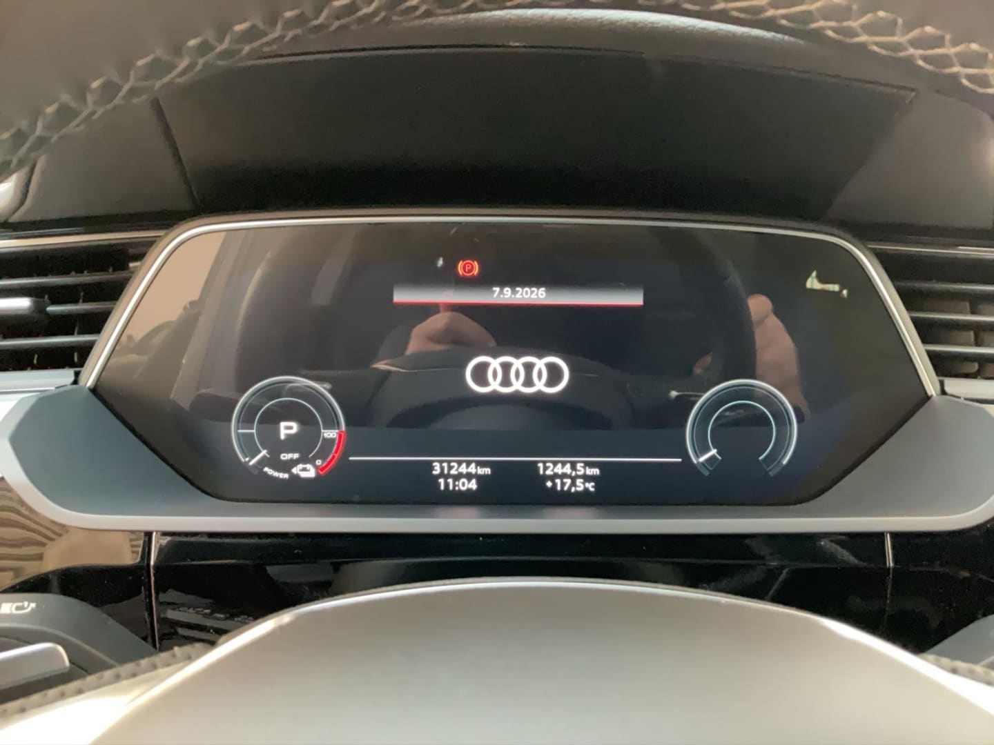 Bild über Audi Q8 Sportback e-tron S line 55 e-tron quattro - für weitere Informationen kontaktieren Sie den Audi Partner