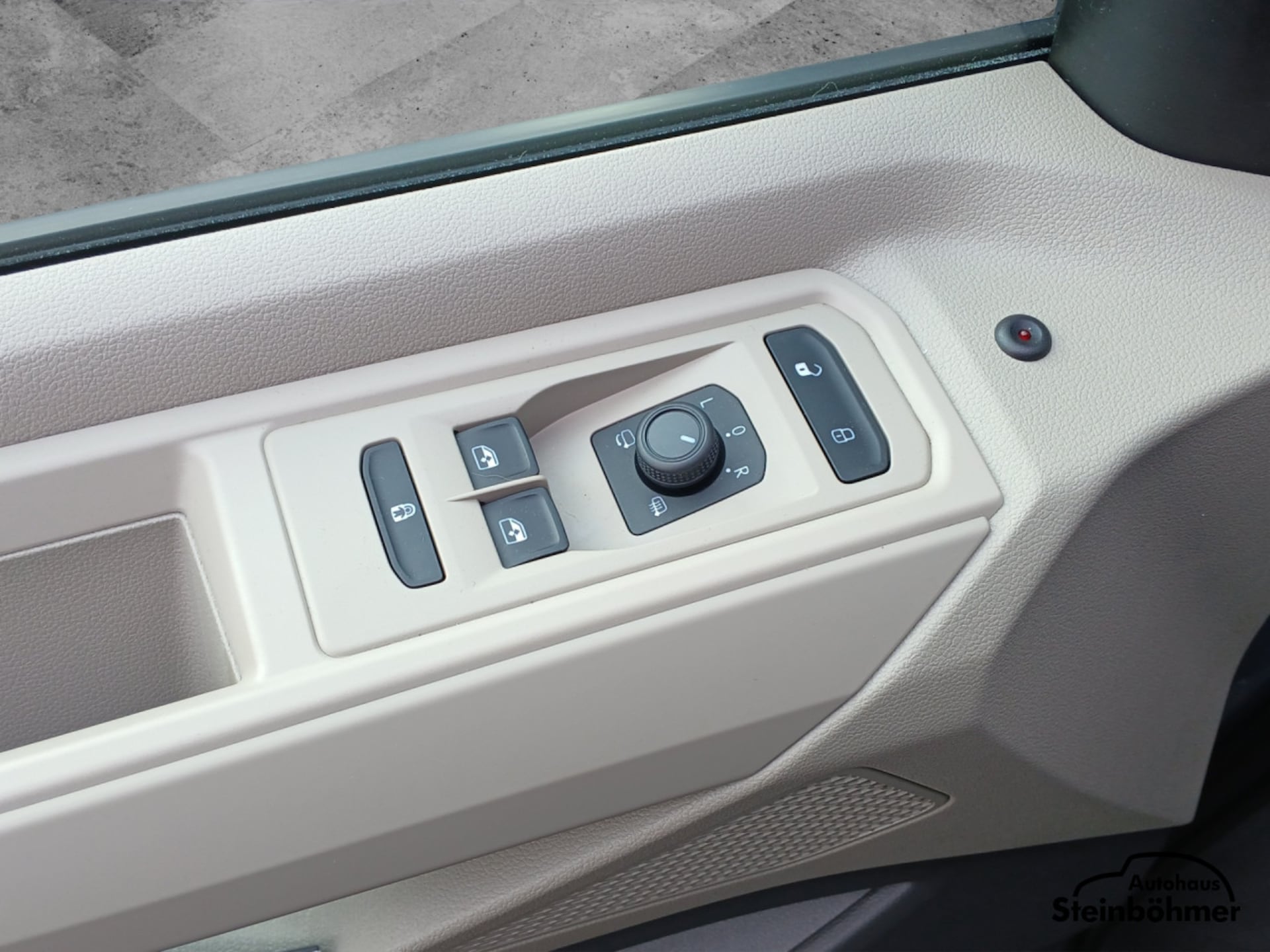 Volkswagen Multivan Basis-Modell