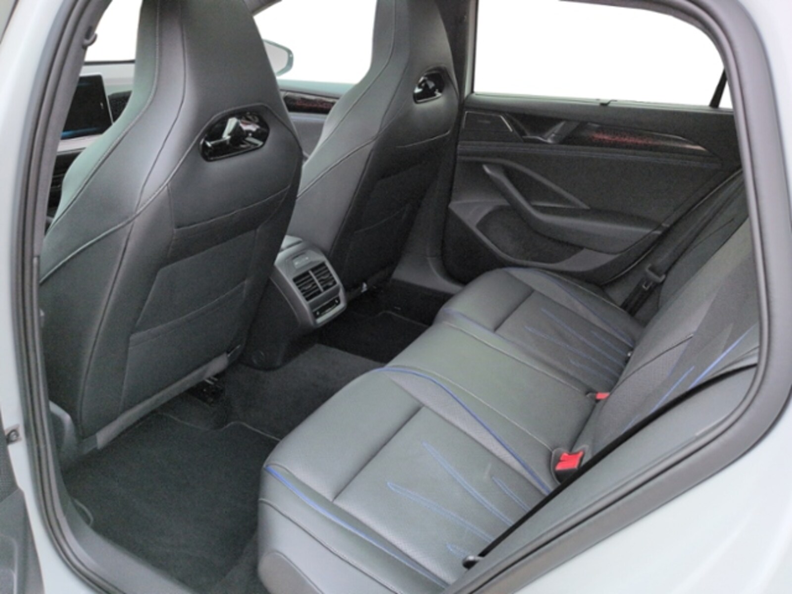 Volkswagen Passat – Bild 18