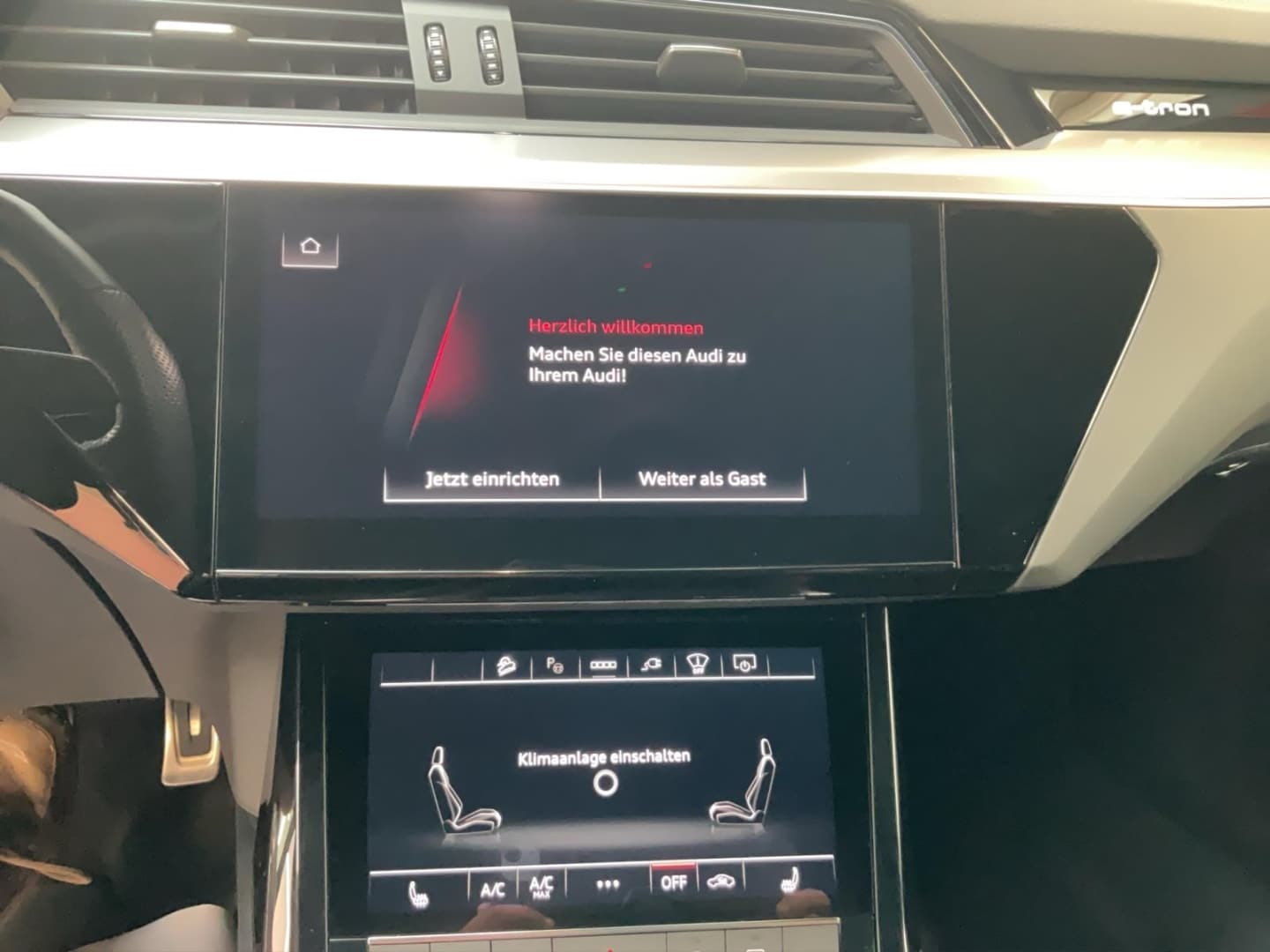 Bild über Audi Q8 Sportback e-tron S line 55 e-tron quattro - für weitere Informationen kontaktieren Sie den Audi Partner