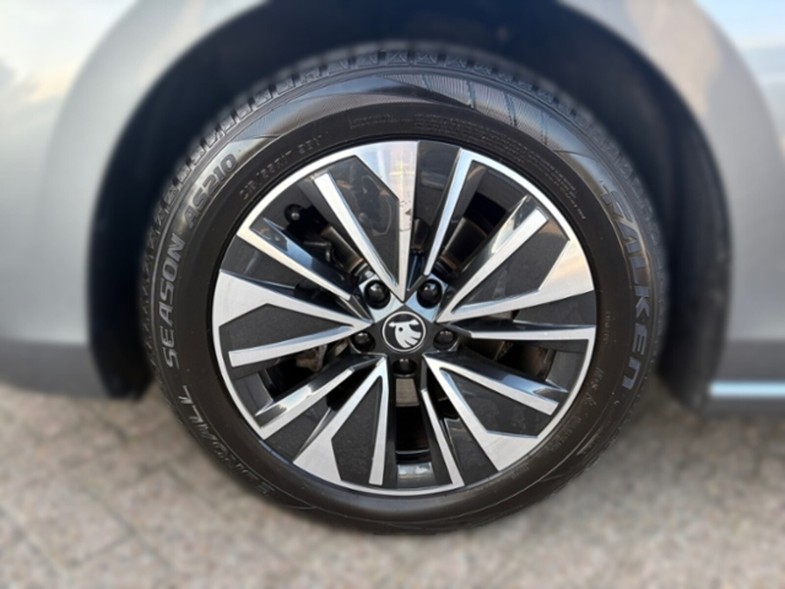 Škoda Superb Combi – Bild 8