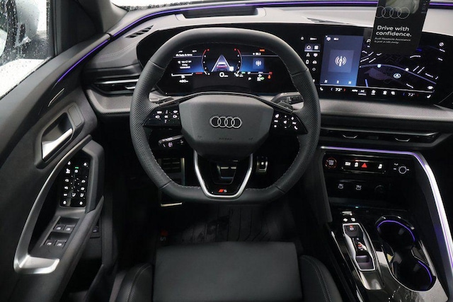 2025 Audi SQ5 Sportback Premium Plus - Photo 16