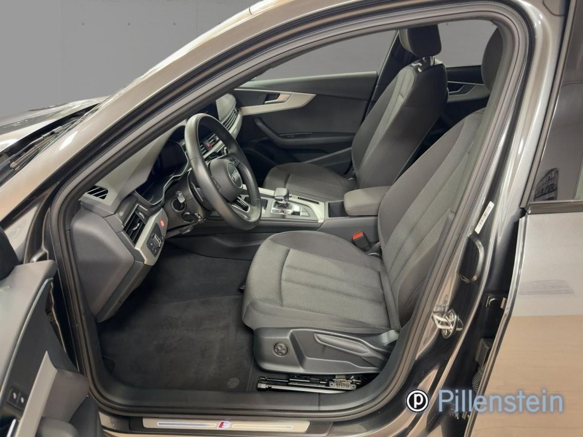 Audi A4 Limousine S line