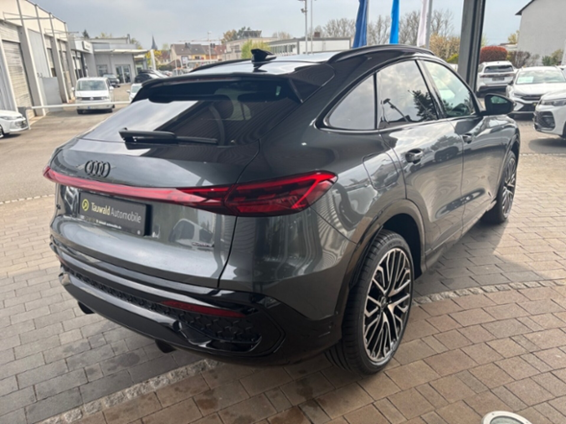 Audi Q5 Sportback edition one