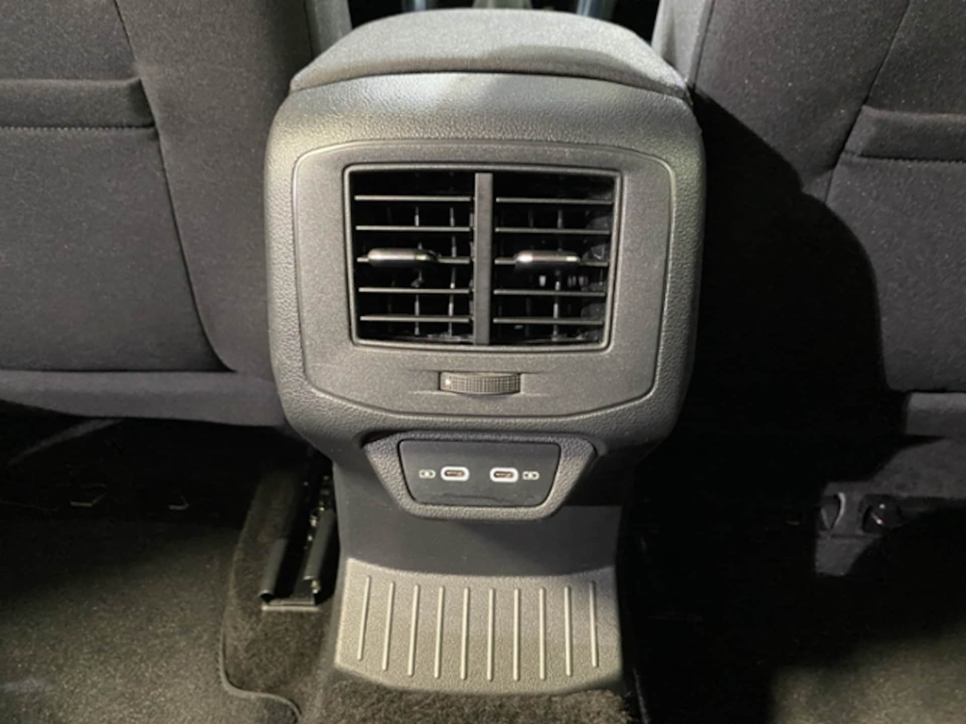 Volkswagen T-Roc United