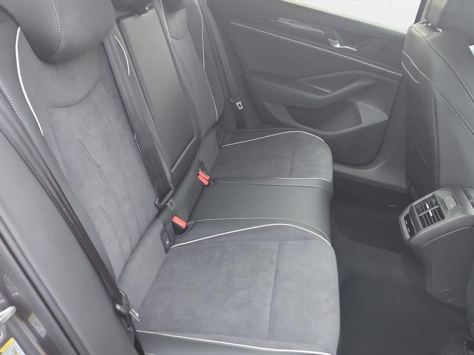 Volkswagen Passat – Bild 13