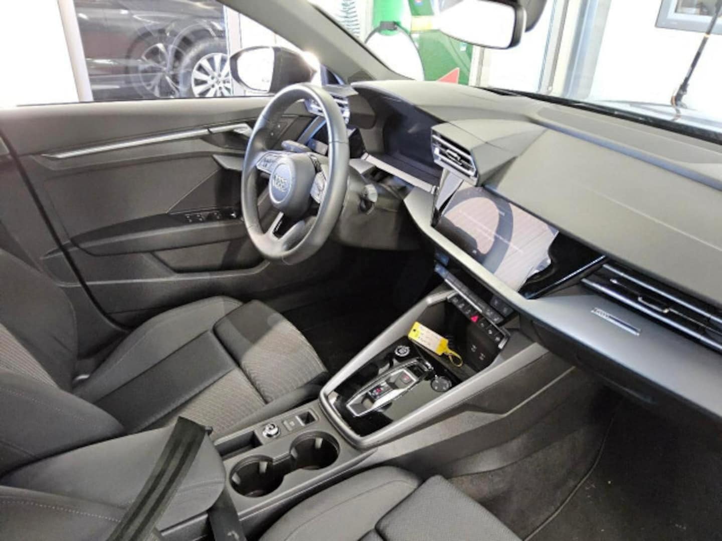 Bild über Audi A3 Limousine S line TFSI S tronic - für weitere Informationen kontaktieren Sie den Audi Partner