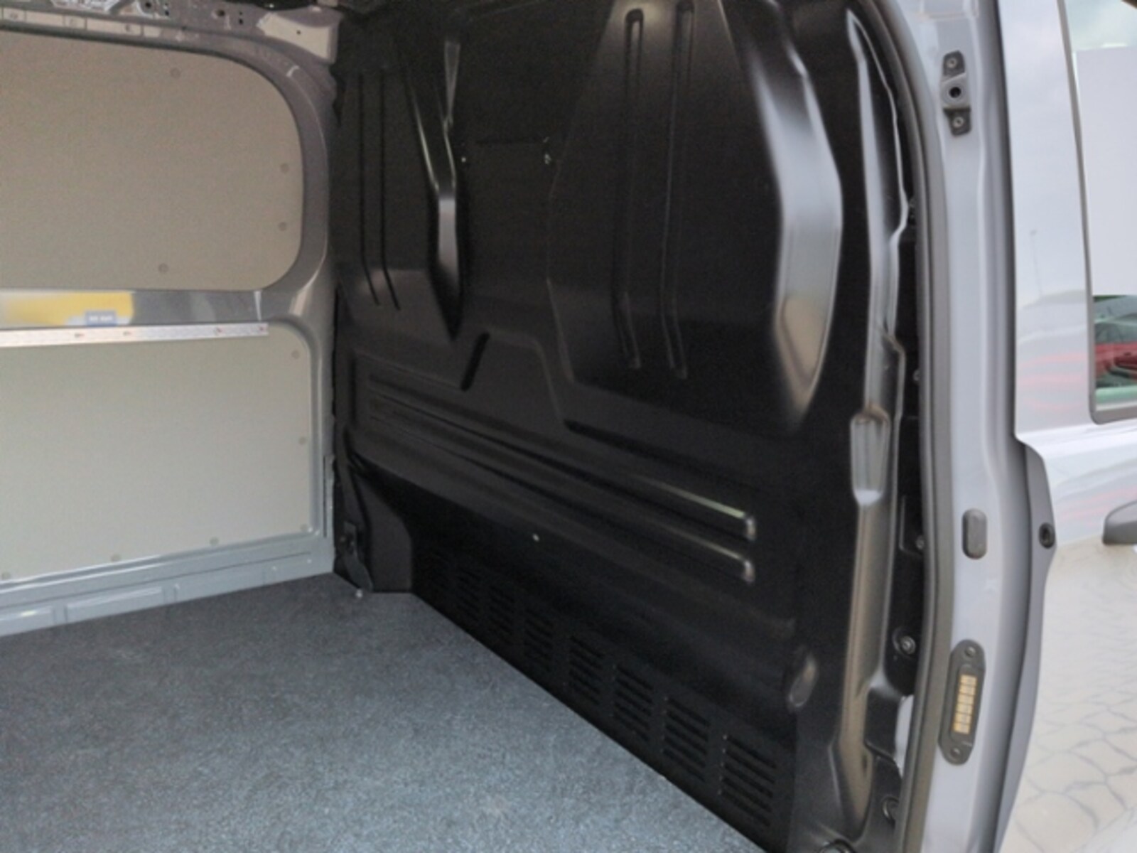 Volkswagen Transporter Kasten kurzer Radstand – Bild 16